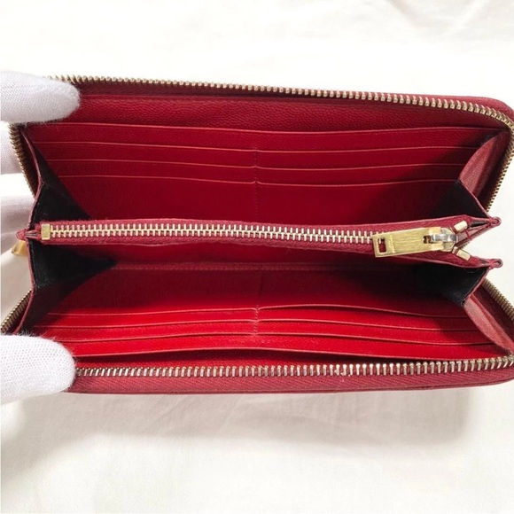 Yves Saint Laurent Red Quilted Leather Wallet - Picture 6 of 13